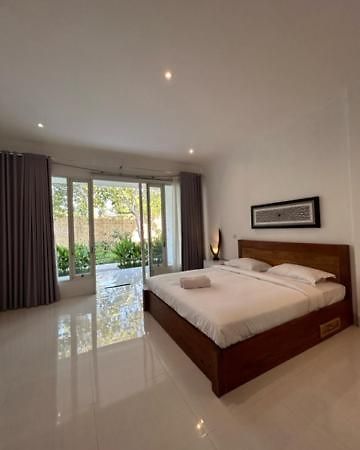 Turtle House Lombok Hotel Kuta  Exterior photo